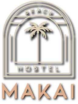 Makai Beach Hostel — Logo